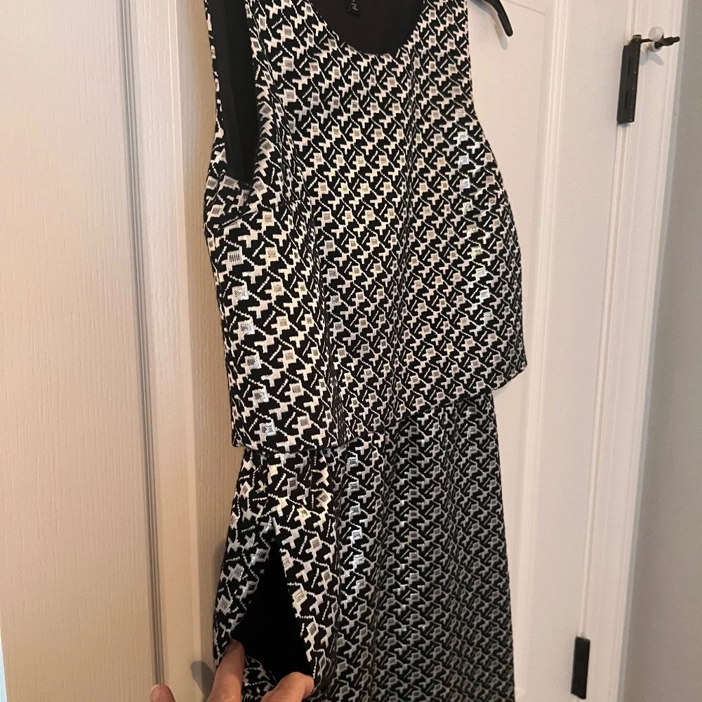 Dress - Picture 2 of 4